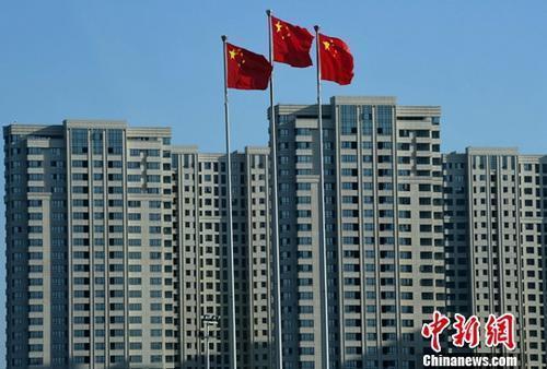 資料圖:一處剛建設完工的房地產(chǎn)樓盤。 <a target='_blank' _fcksavedurl='http://www.chinanews.com/'></table>中新社</a>記者 張斌 攝