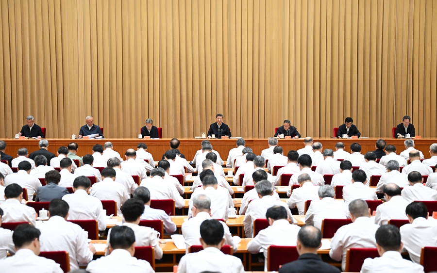7月14日至15日，中央城市工作會議在北京舉行。中共中央總書記、國家主席、中央軍委主席習(xí)近平出席會議并發(fā)表重要講話。中共中央政治局常委李強(qiáng)、趙樂際、王滬寧、蔡奇、丁薛祥、李希出席會議。